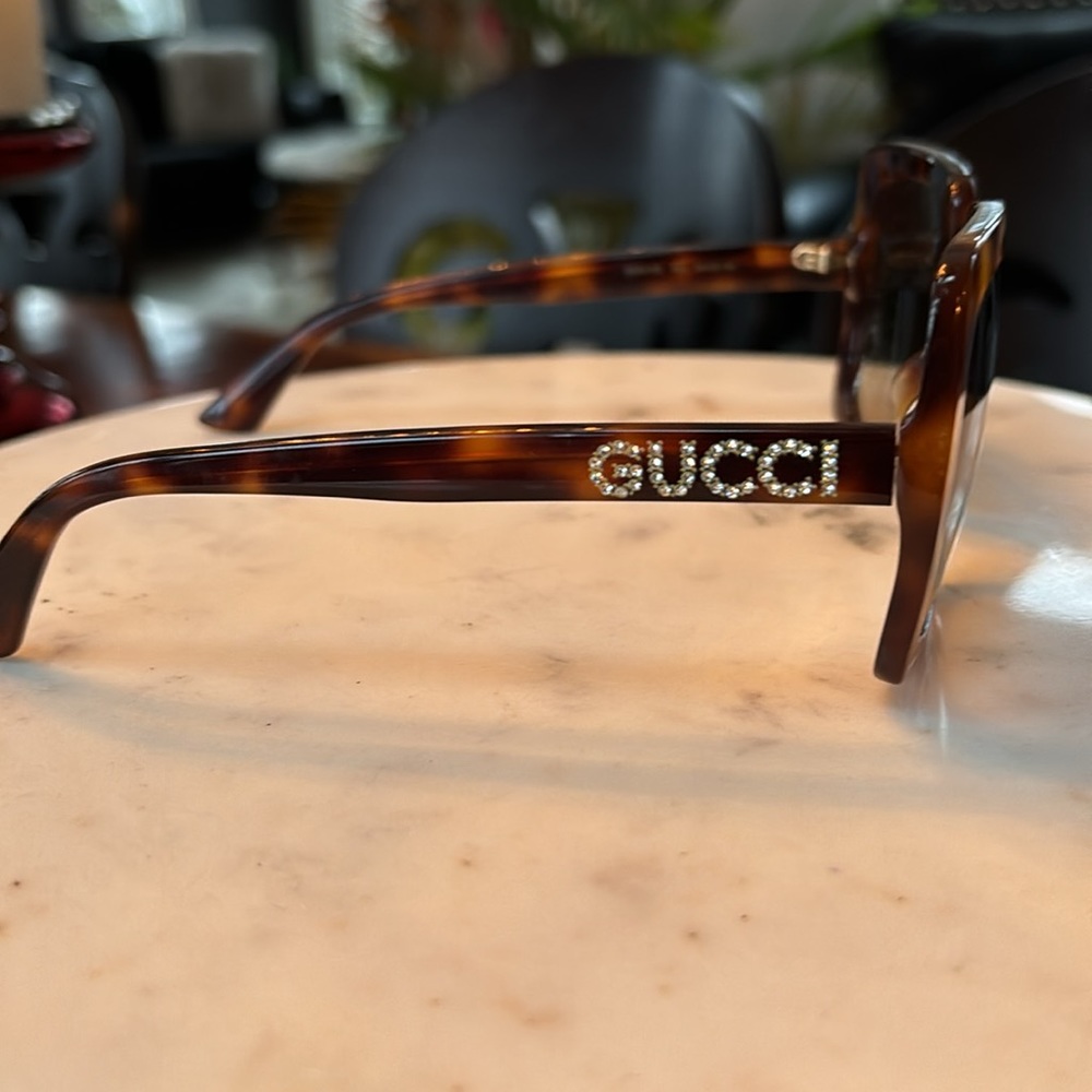 Gucci - Picture 2 of 4